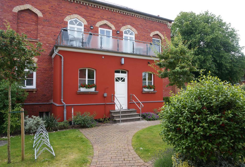 Deluxe Apartments Der "Alten Apotheke" Prerow Exterior photo